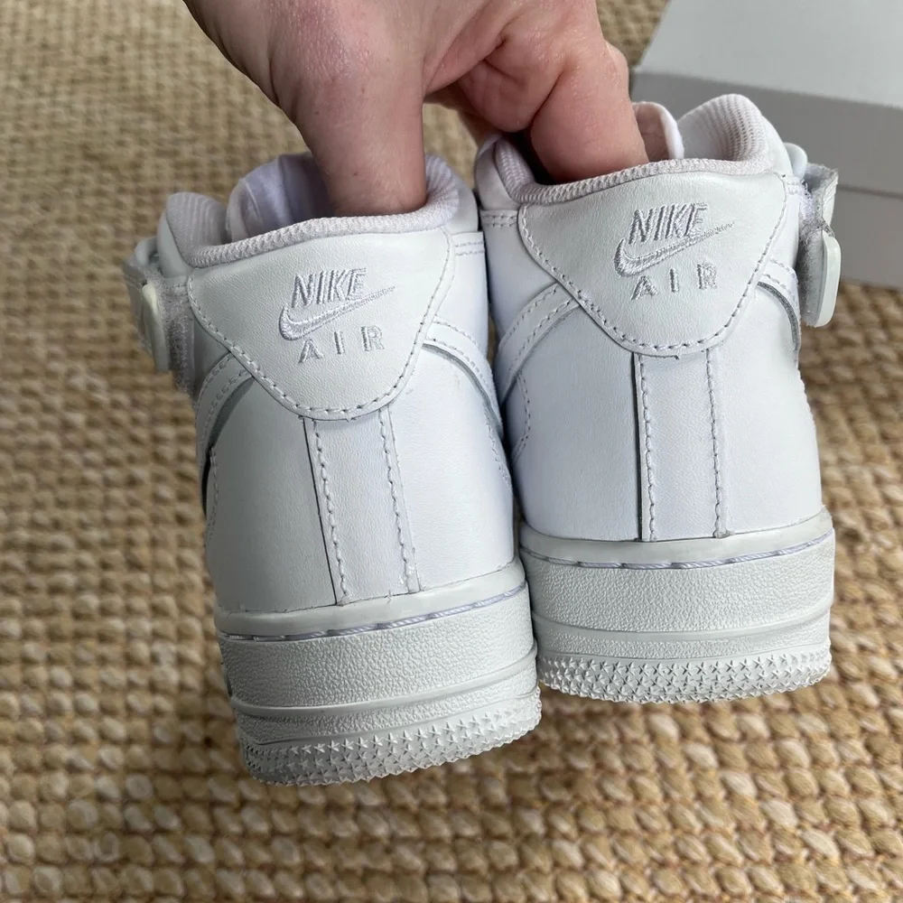 Nike Air Force 1 LE Mid Triple White 4.5 GS youth Kids Boys EUC W Box Tried On